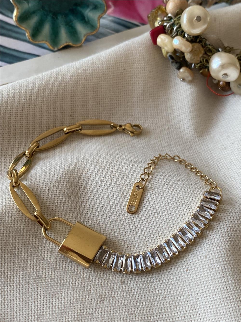 Çelik Kilit Detay Baget Suyolu Bileklik