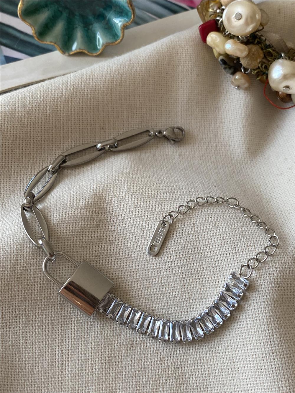 Çelik Kilit Detay Baget Suyolu Bileklik