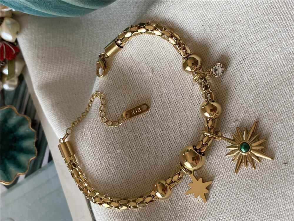 Çelik Kuzey Charmlı Silindir Bileklik