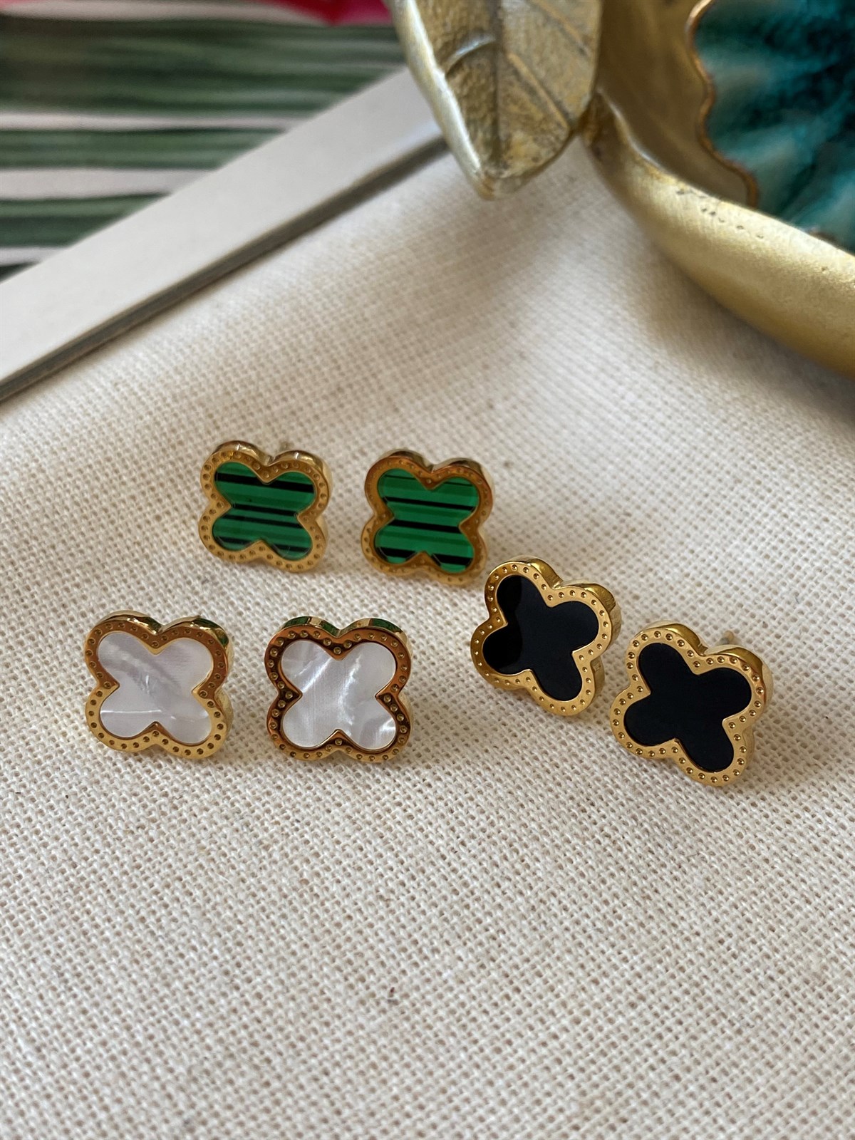 Çelik Luv Yonca Küpe