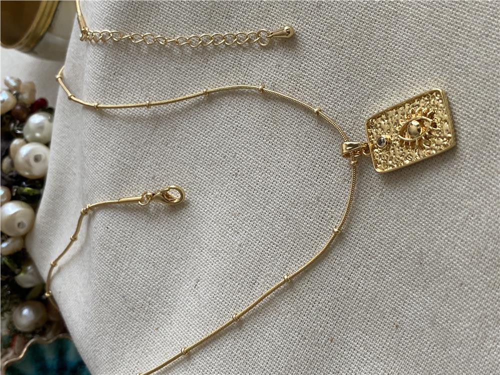 Çelik Mini Dorikalı Taşlı Evil Eye Plaka Kolye