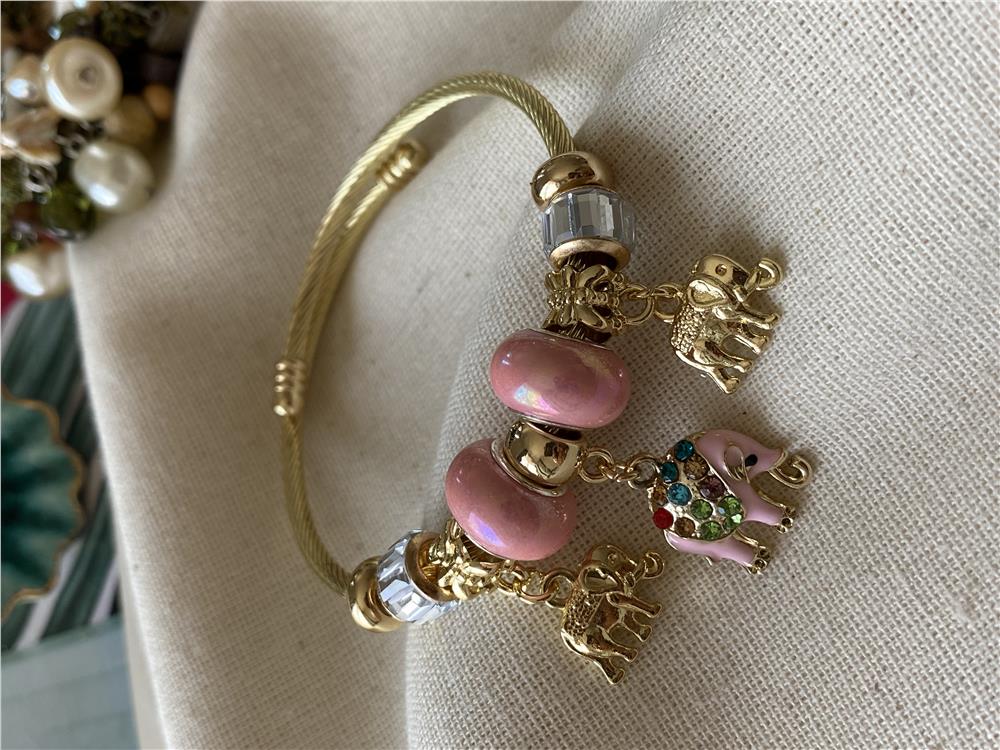 Çelik Pembe Filler Charm Bileklik