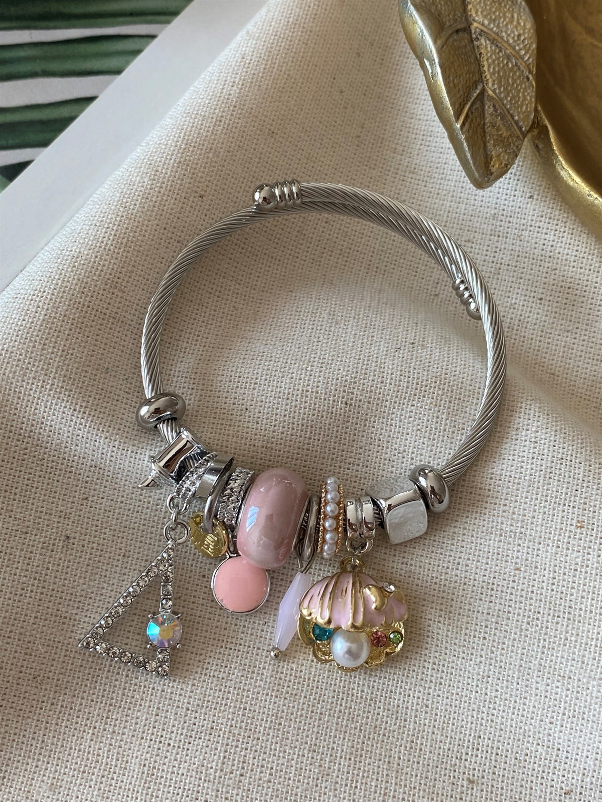 Çelik Pembe Üçgen Charmlı Bileklik