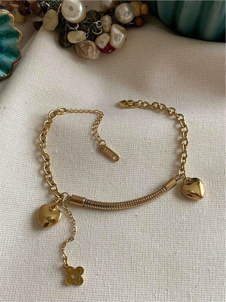 Çelik Sallantılı Kalp Charmlı Bileklik