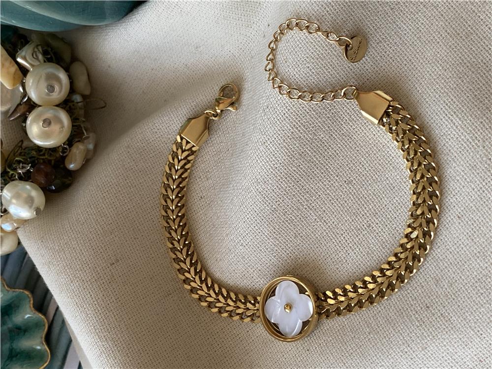 Çelik Sedefli Yonca Bileklik