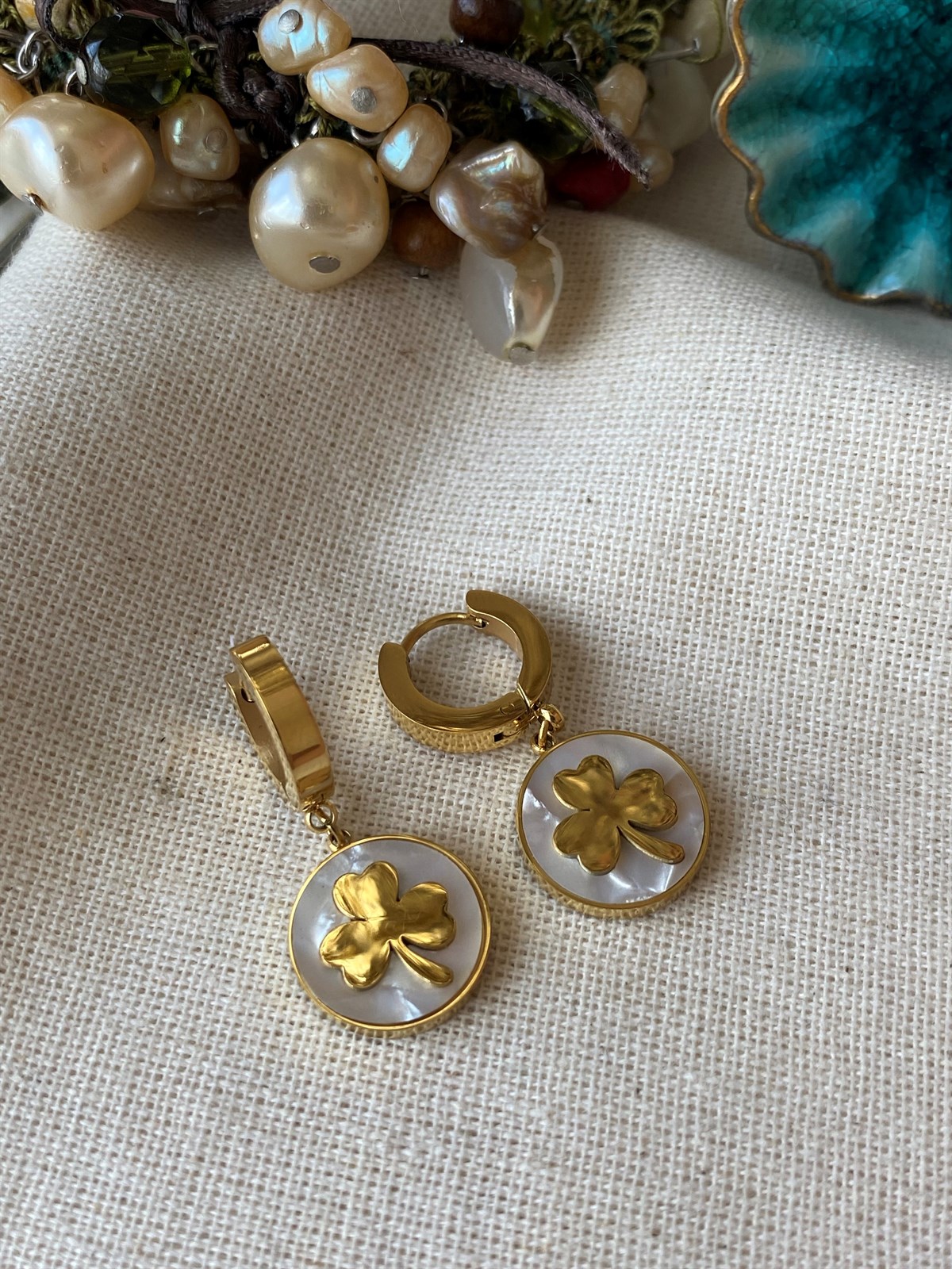 Çelik Sedefli Yonca Küpe