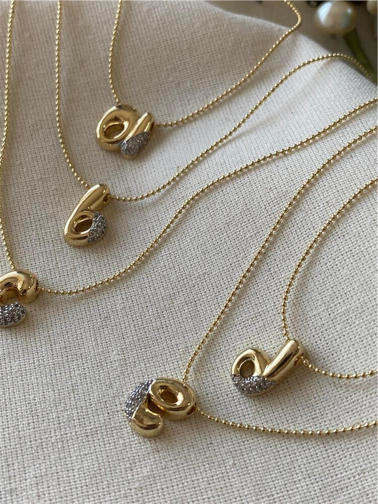 Silver Taşlı Bombe Küçük Harf Kolye