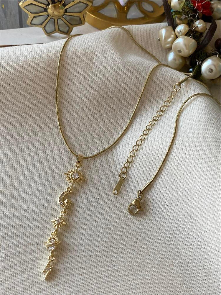 Çelik Simgeler Kolye