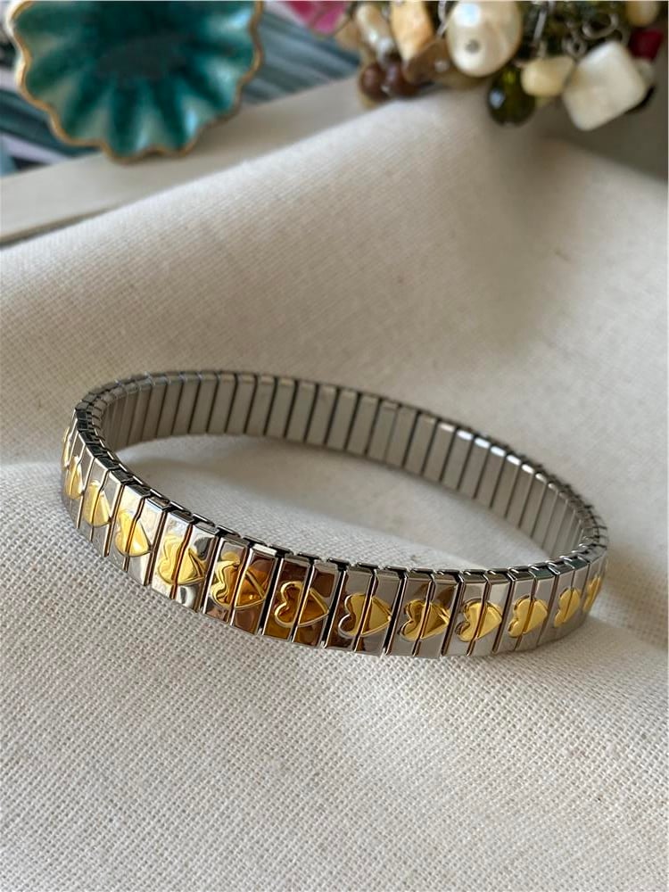 Çelik Sıralı Gold Kalp Detaylı Esnek Bileklik