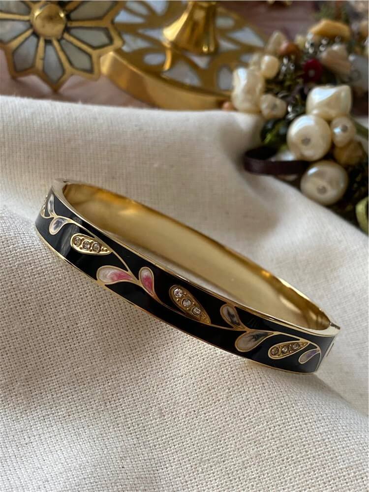 Çelik Siyah Mineli Taşlı Desenli Kelepçe