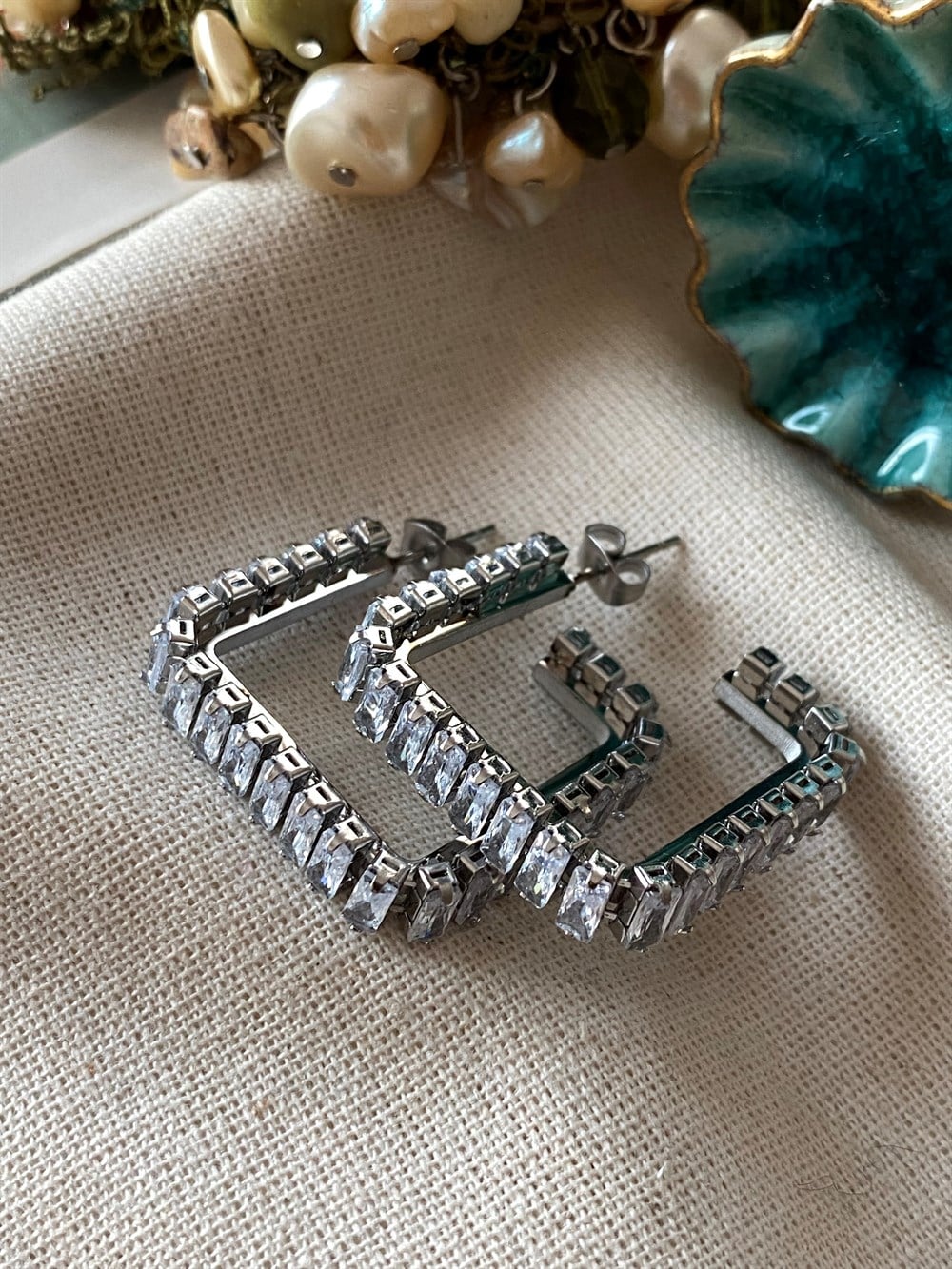 Çelik Suyolu Kare Küpe