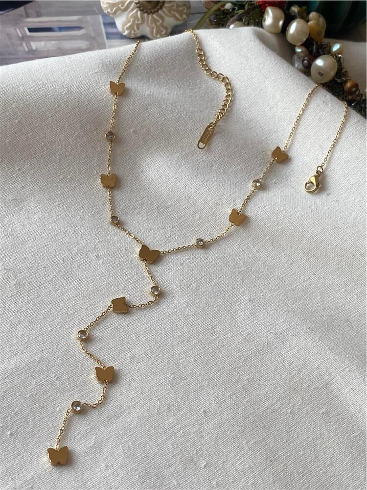 Çelik Taş Detaylı Kelebekli Sarkıt Model Kolye