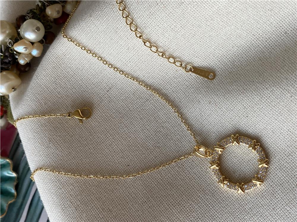 Çelik Taşlı Gold Xoxo Kolye