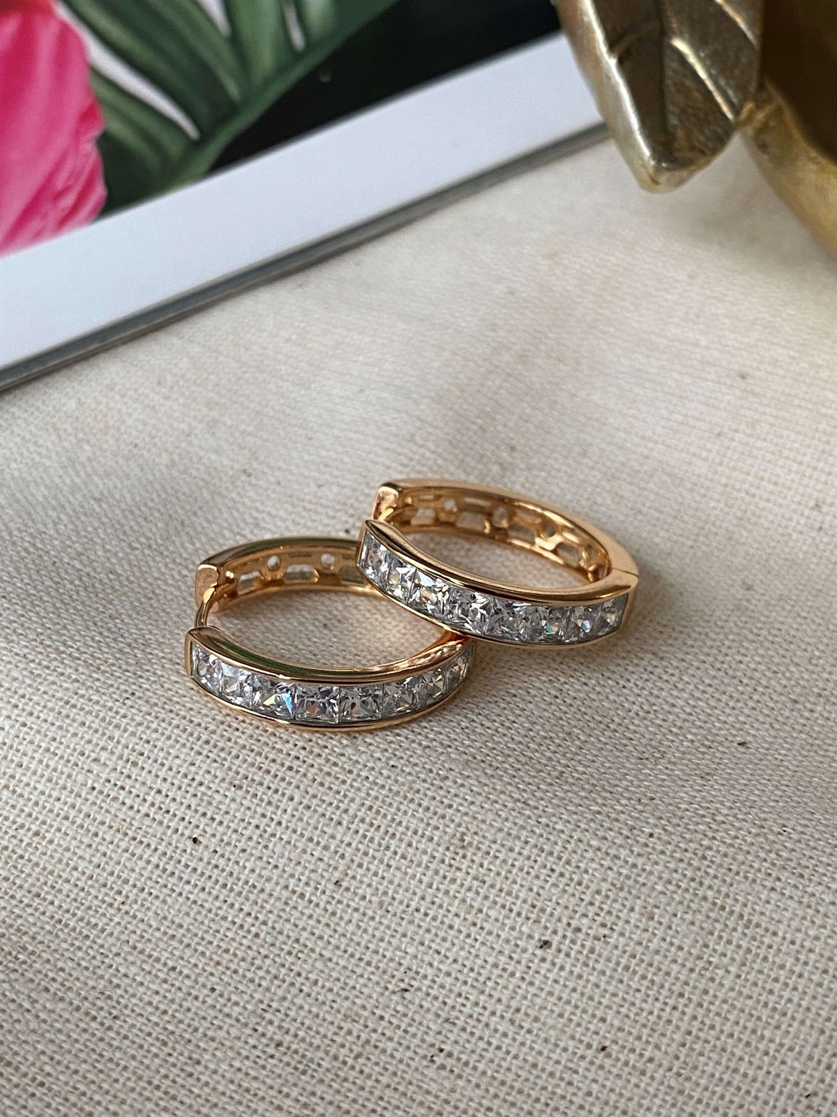 Çelik Taşlı Halka Küpe