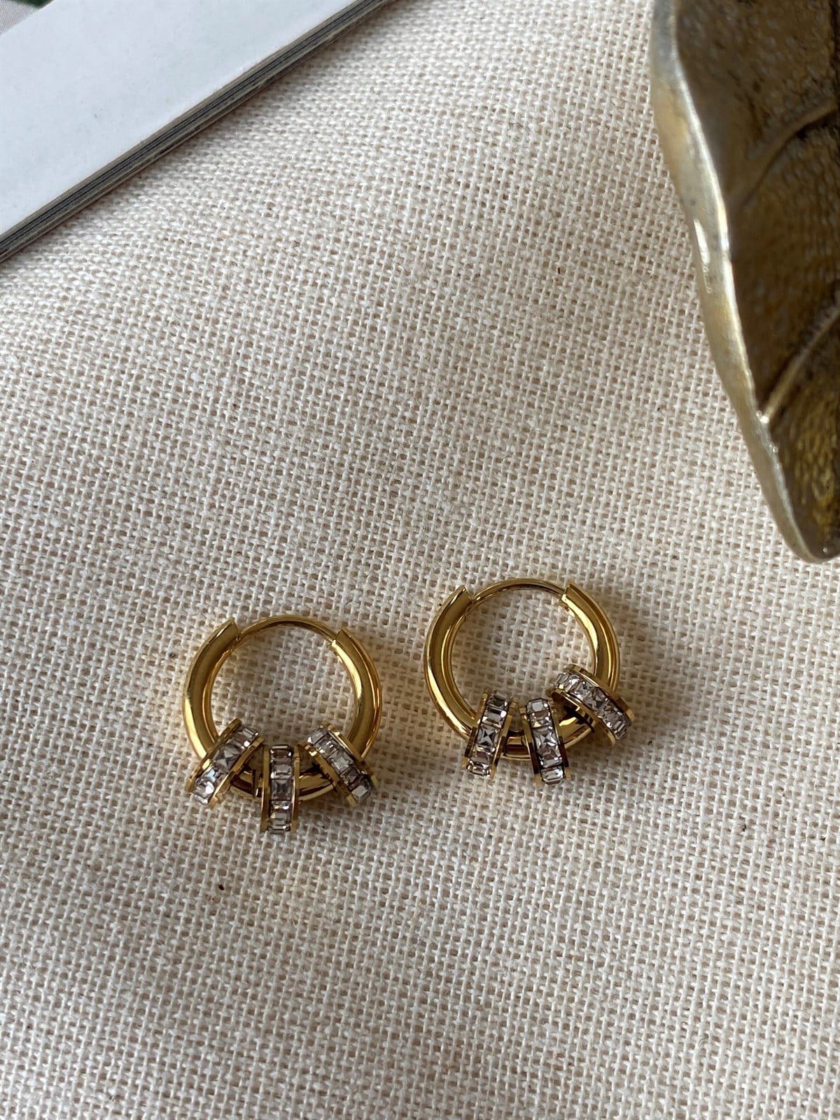 Çelik Taşlı Halkalar Küpe