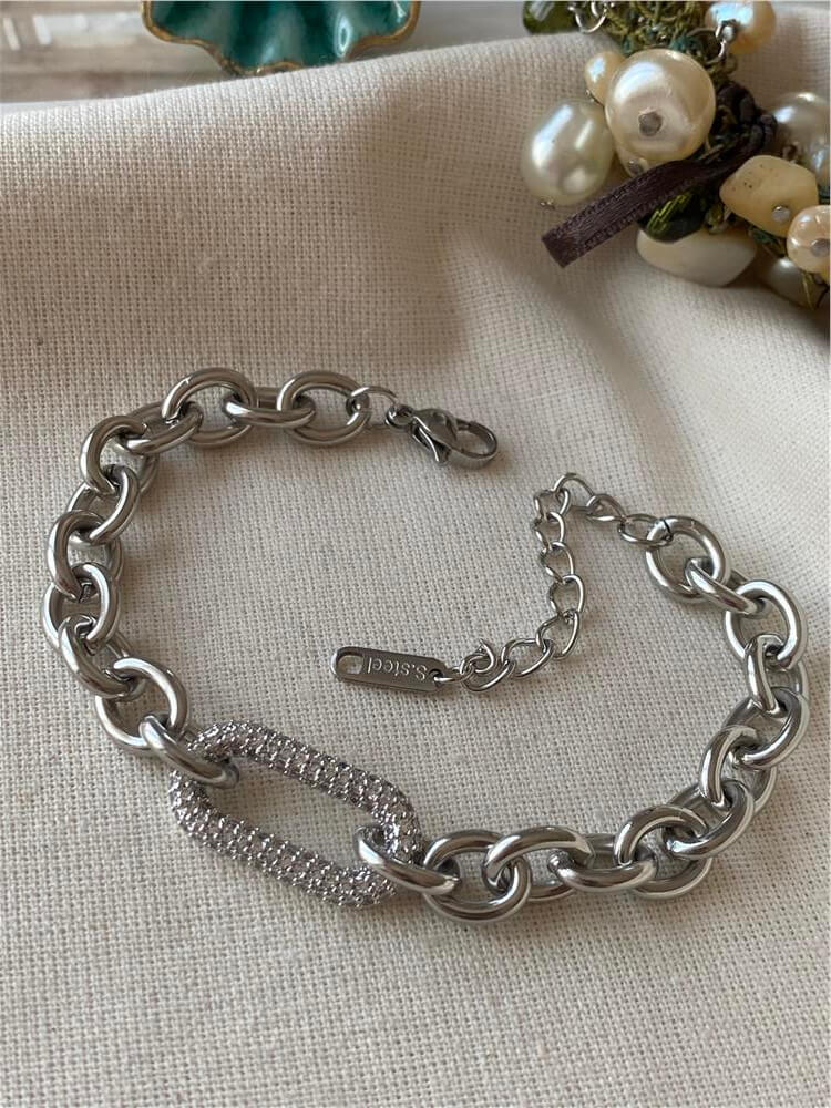 Çelik Taşlı Oval Charm Detaylı Bileklik