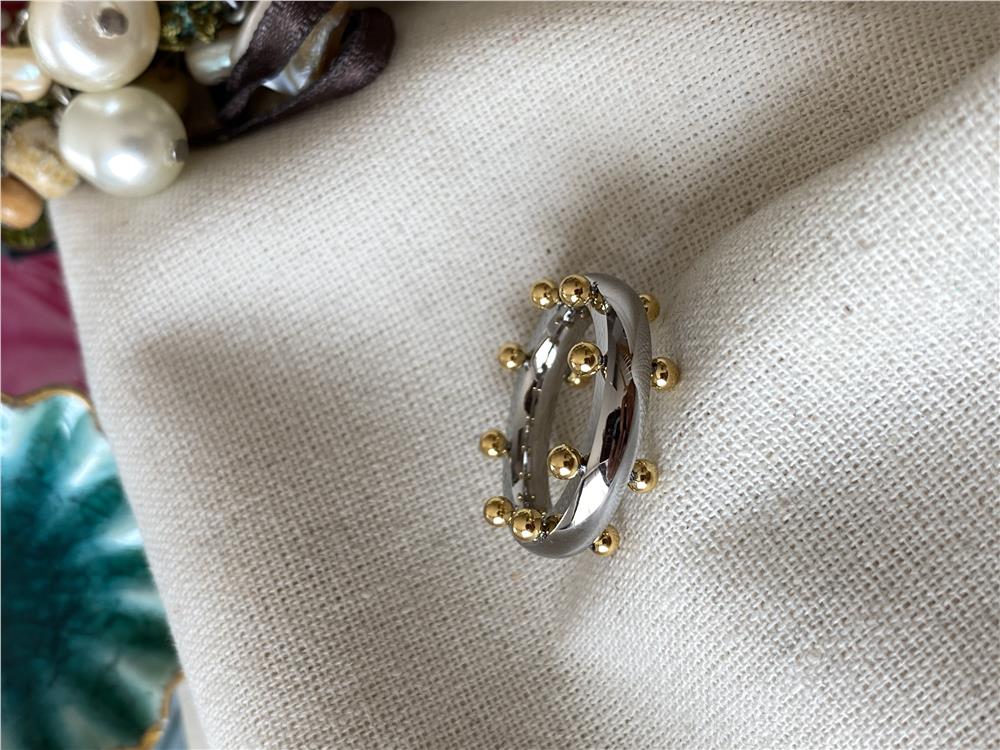 Çelik Topçuklu Alyans Yüzük