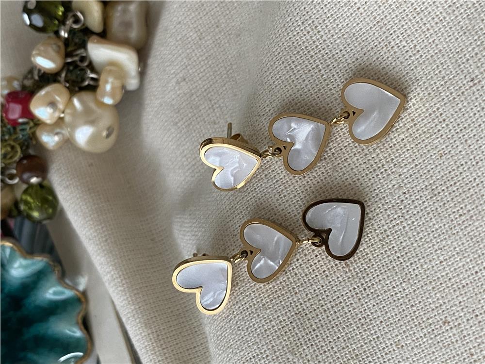 Çelik Üç Kalpler Küpe