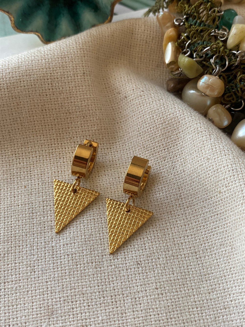 Çelik Üçgen Sallantılı Küpe