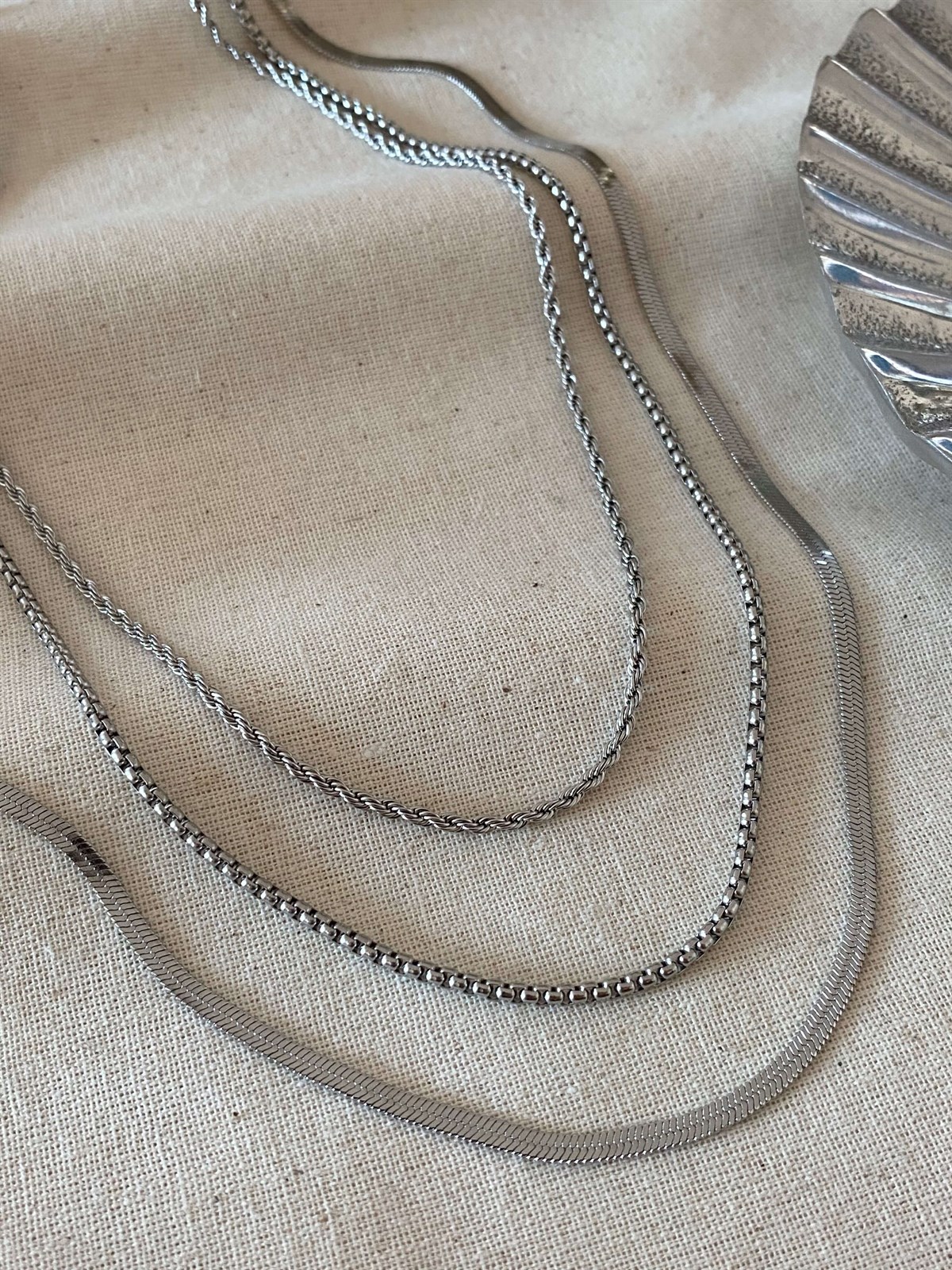 Çelik Üçlü Zincir Kolye