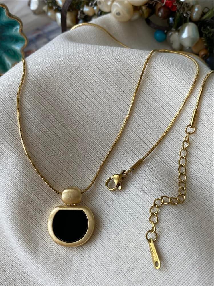 Çelik Vintage Black Kolye