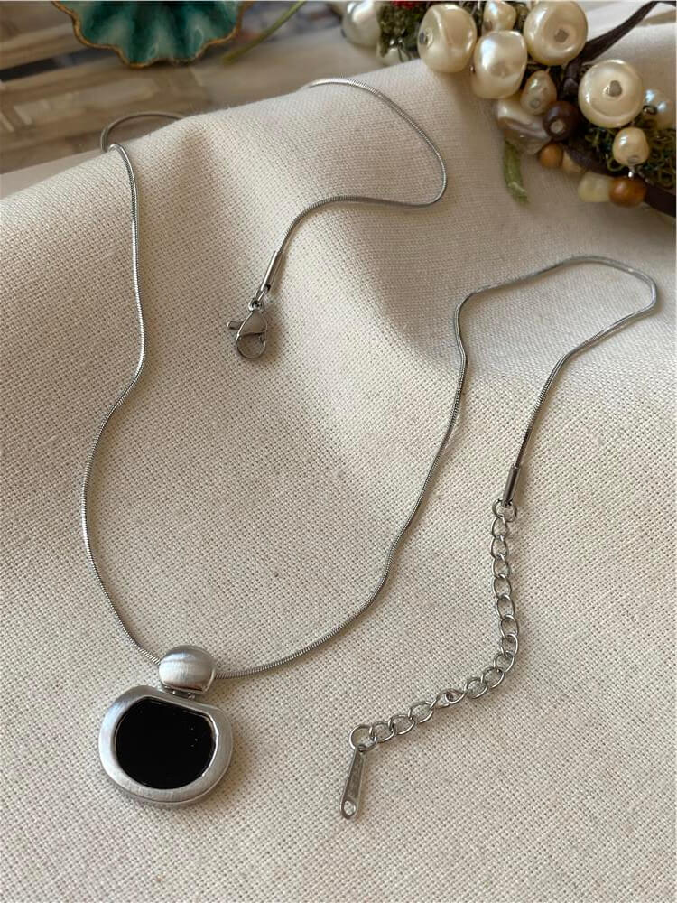Çelik Vintage Black Kolye
