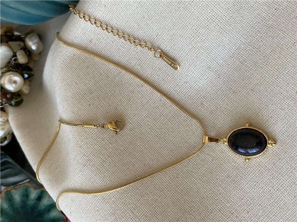 Çelik Vintage Black Kolye