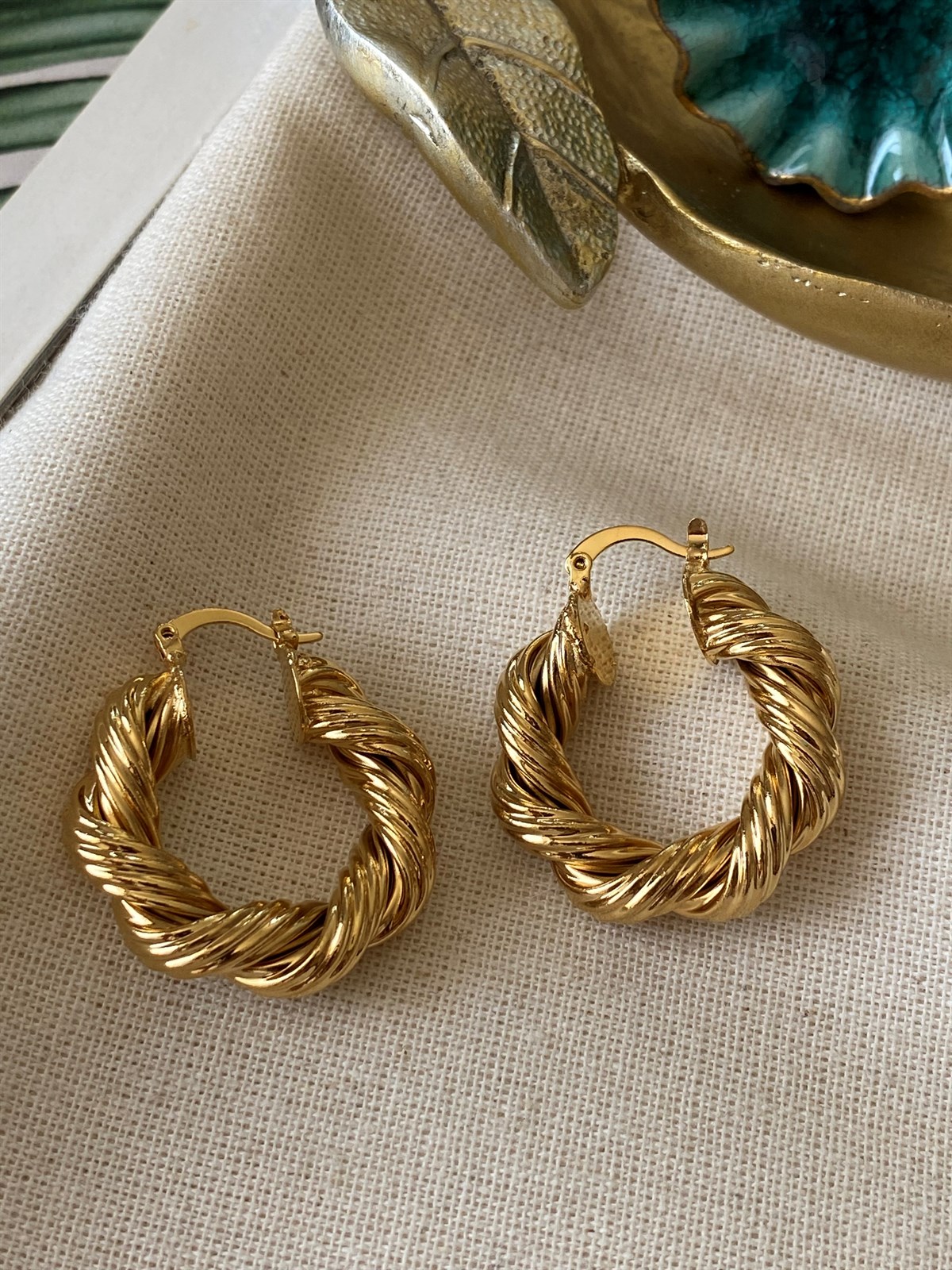 Çelik Vintage Burgu Küpe