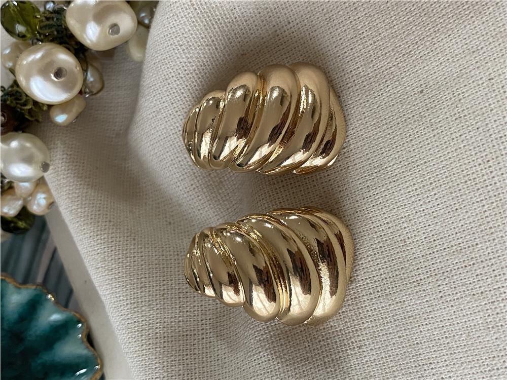 Çizgili Bombe Küpe