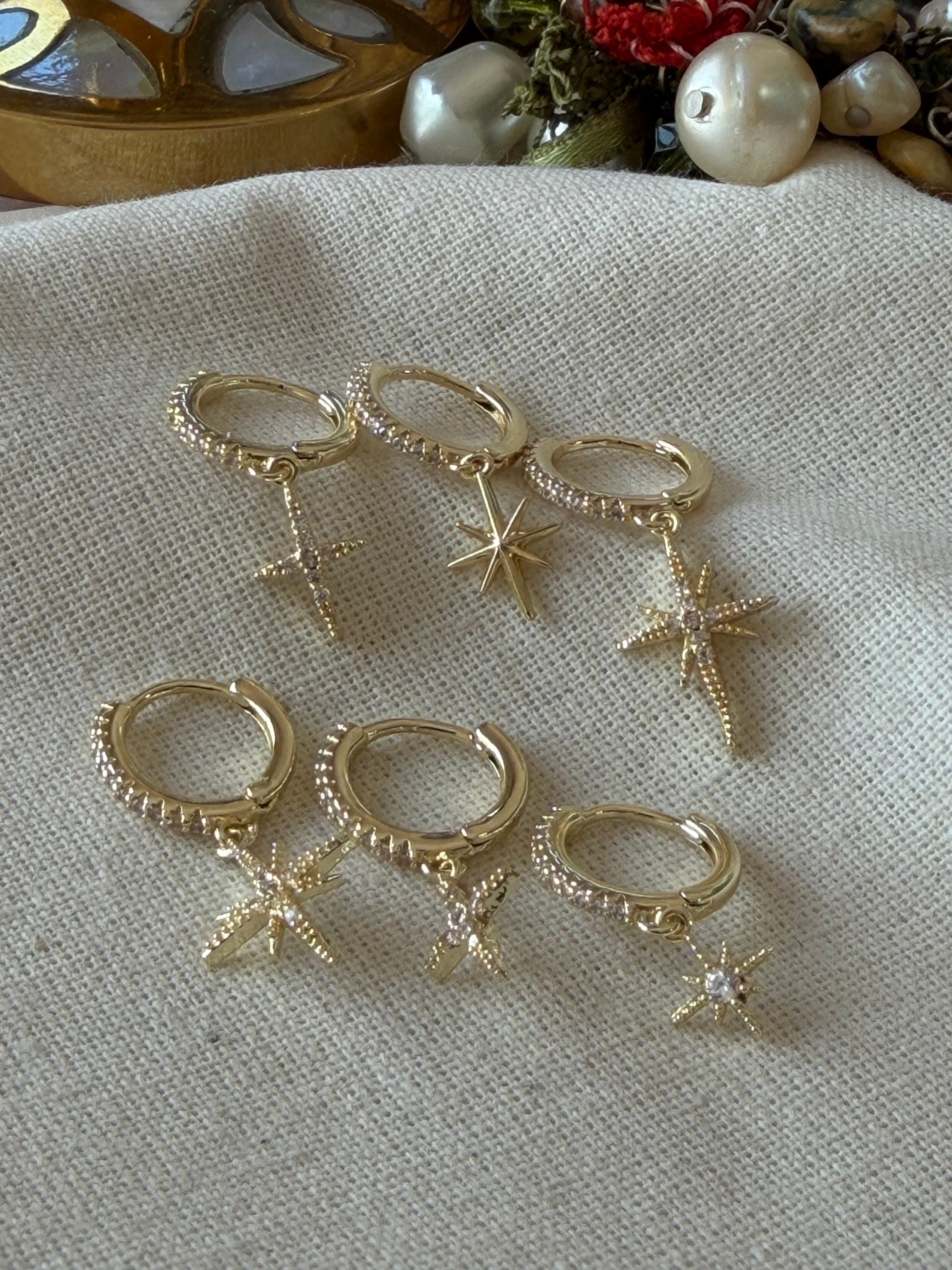 Çoklu 14K Mini Kuzeyyıldızı Sallantılı Küpe Seti