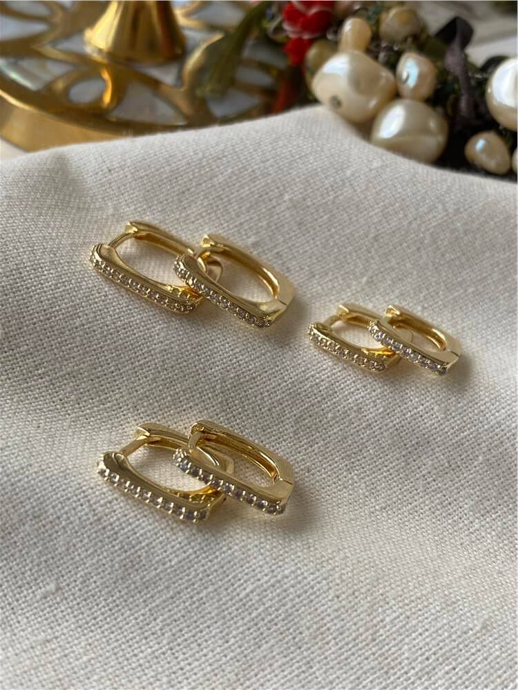 Çoklu 14K Taşlı Mini Kare Küpe Seti