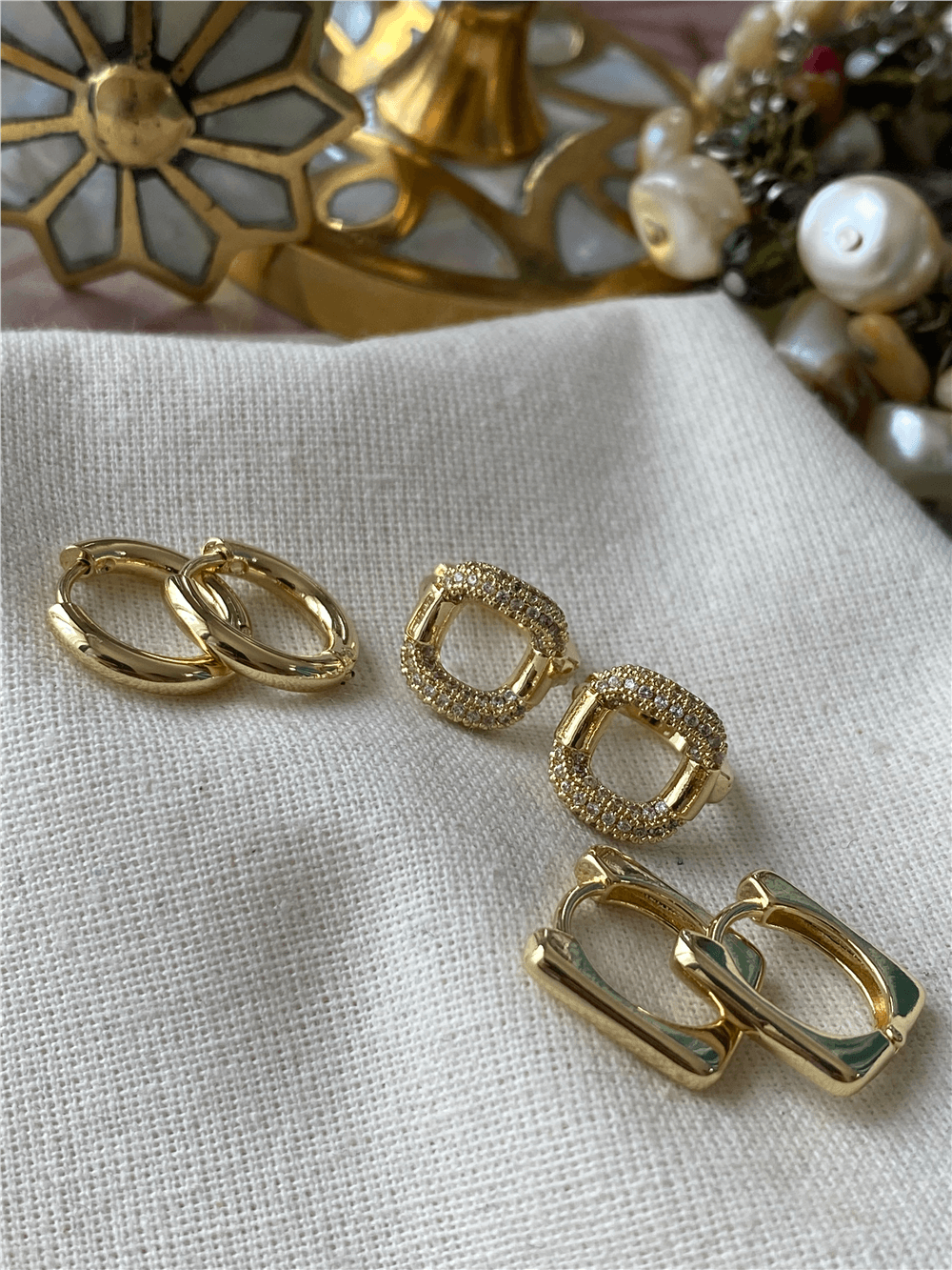 Çoklu 14K Taşlı Oval Model Küpe Seti