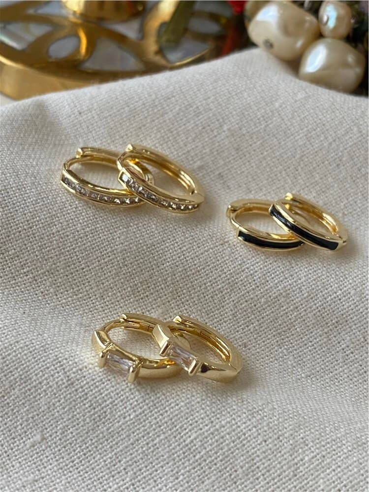 Çoklu 14K Taşlı Siyah Mineli Mini Halka Küpe Seti