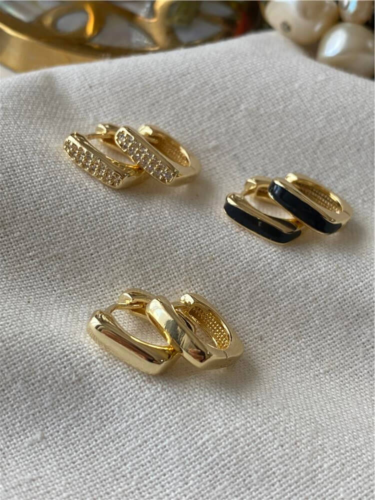 Çoklu 14K Taşlı Siyah Mineli Mini Kare Küpe Seti