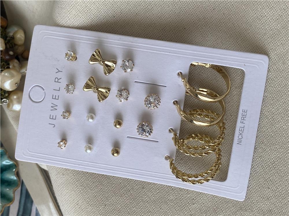 Çoklu Gold Ribbon Konsept Küpe
