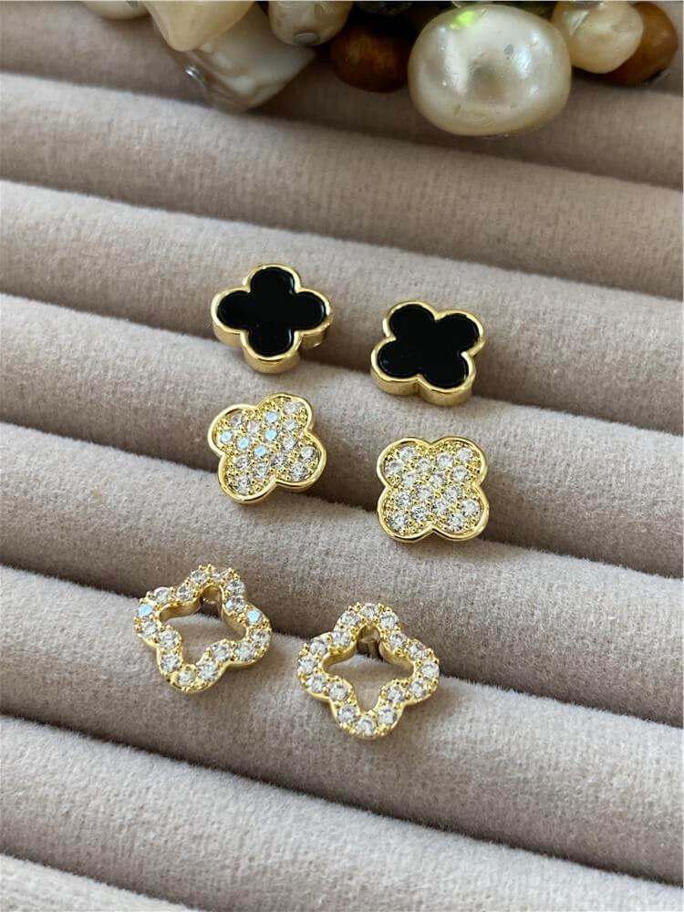 Çoklu Gold Taşlı Siyah Cleef Model Küpe Seti