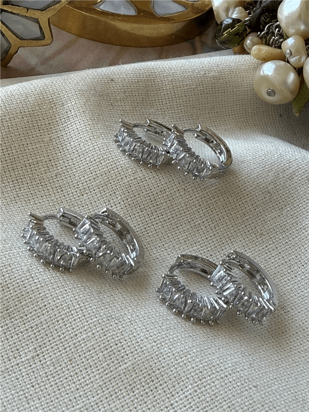 Çoklu Silver Kesme Taşlı Halka Küpe Seti