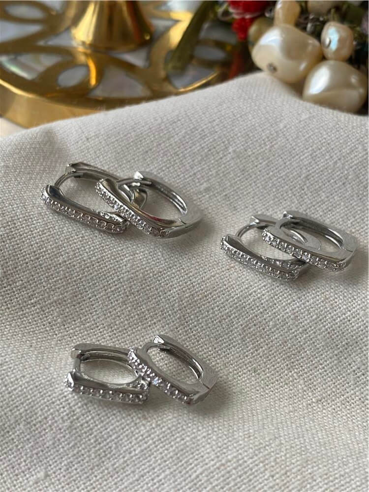 Çoklu Silver Taşlı Mini Kare Küpe Seti