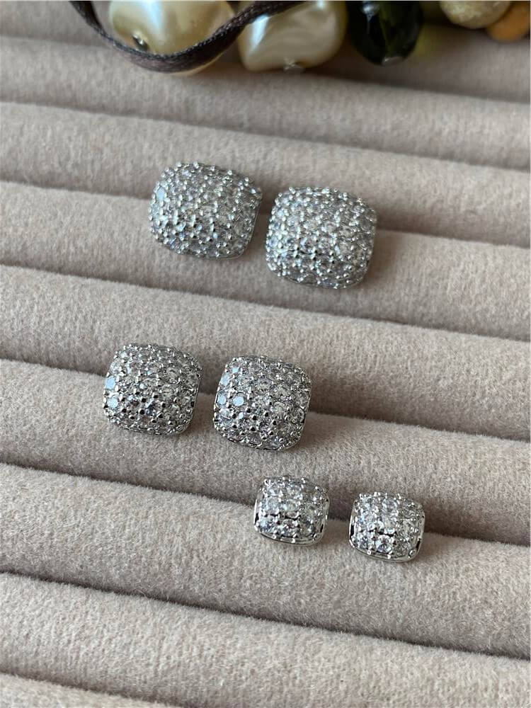 Çoklu Taşlı Silver Bombe Kare Küpe Seti