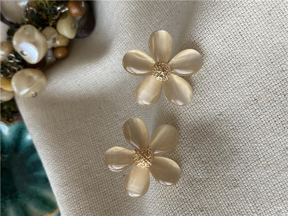 Gold Daisy Küpe