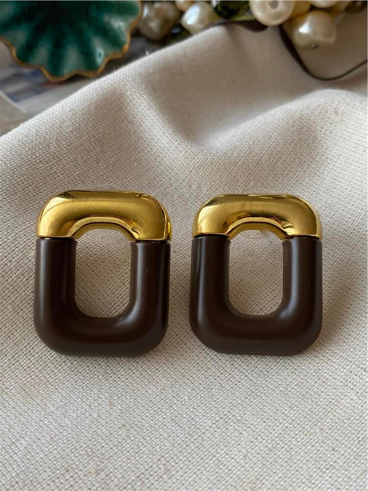 Gold Detaylı Kahverengi Kare Küpe