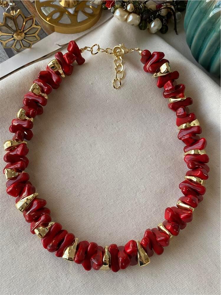 Gold Detaylı Kırmızı Kemik Model Kolye