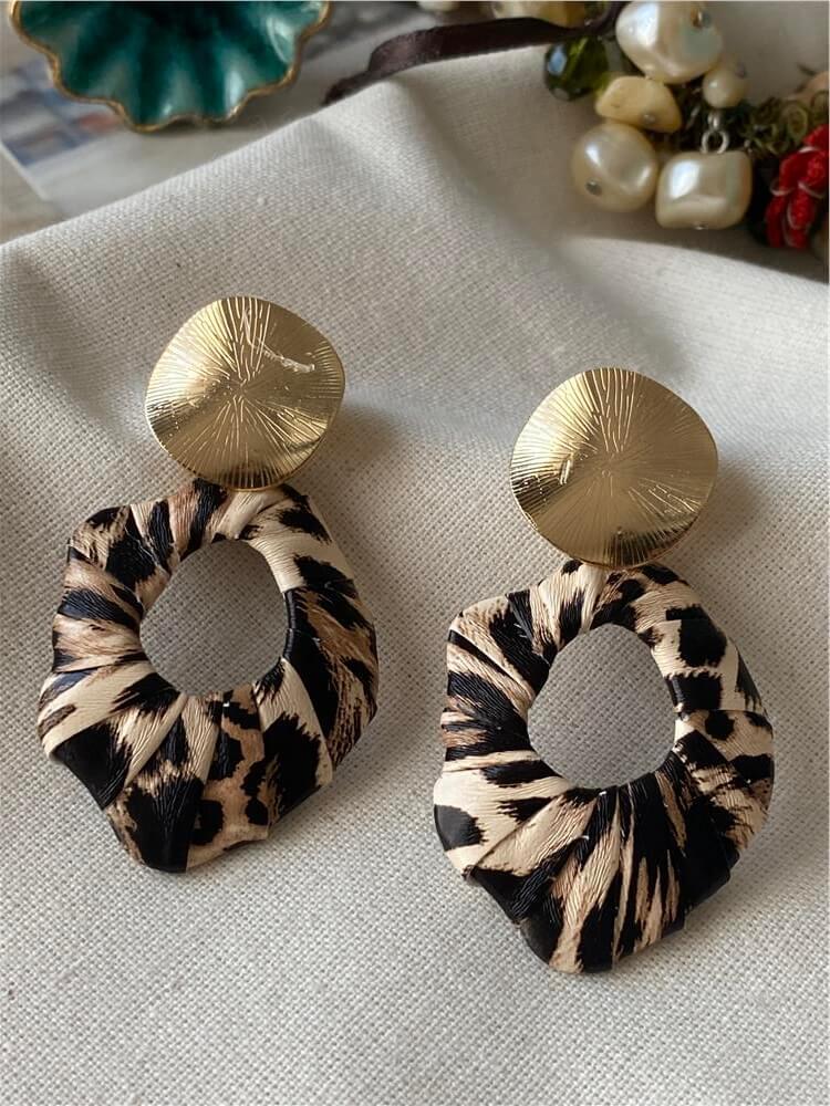 Gold Plakalı Leopar Desenli Küpe