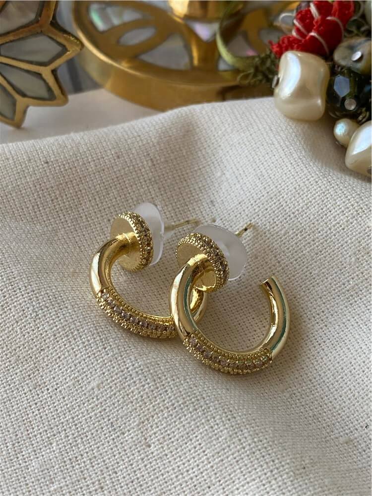 Gold Taşlı Çivi Küpe