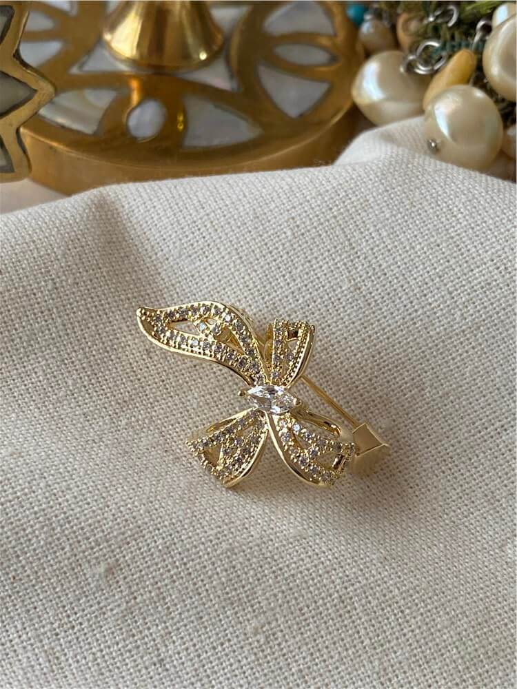 Gold Taşlı Mini Fiyonk Broş