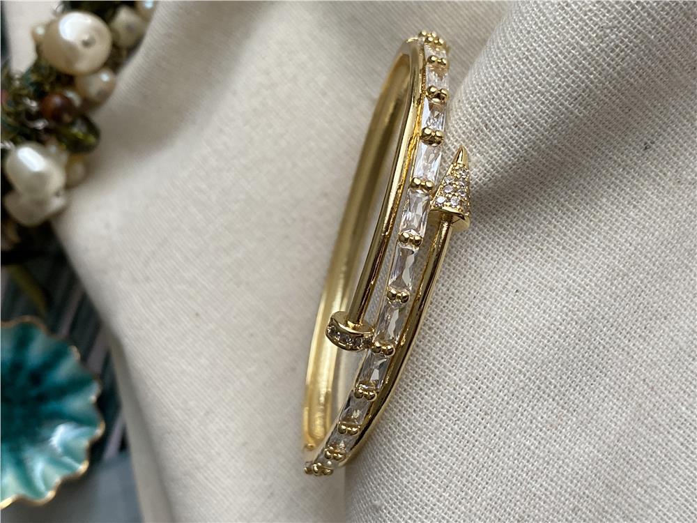 Gold Taşlı Ok Kelepçe
