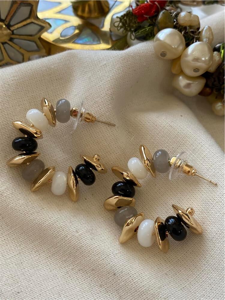 Gri Siyah Boncuk Detaylı C Model Küpe