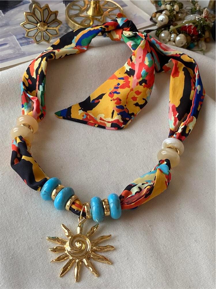 Güneş Sallantılı Fular Kolye