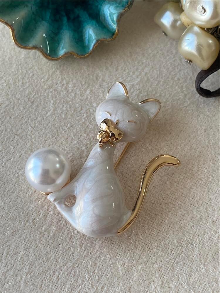 İnci Detaylı Mineli Kedi Broş