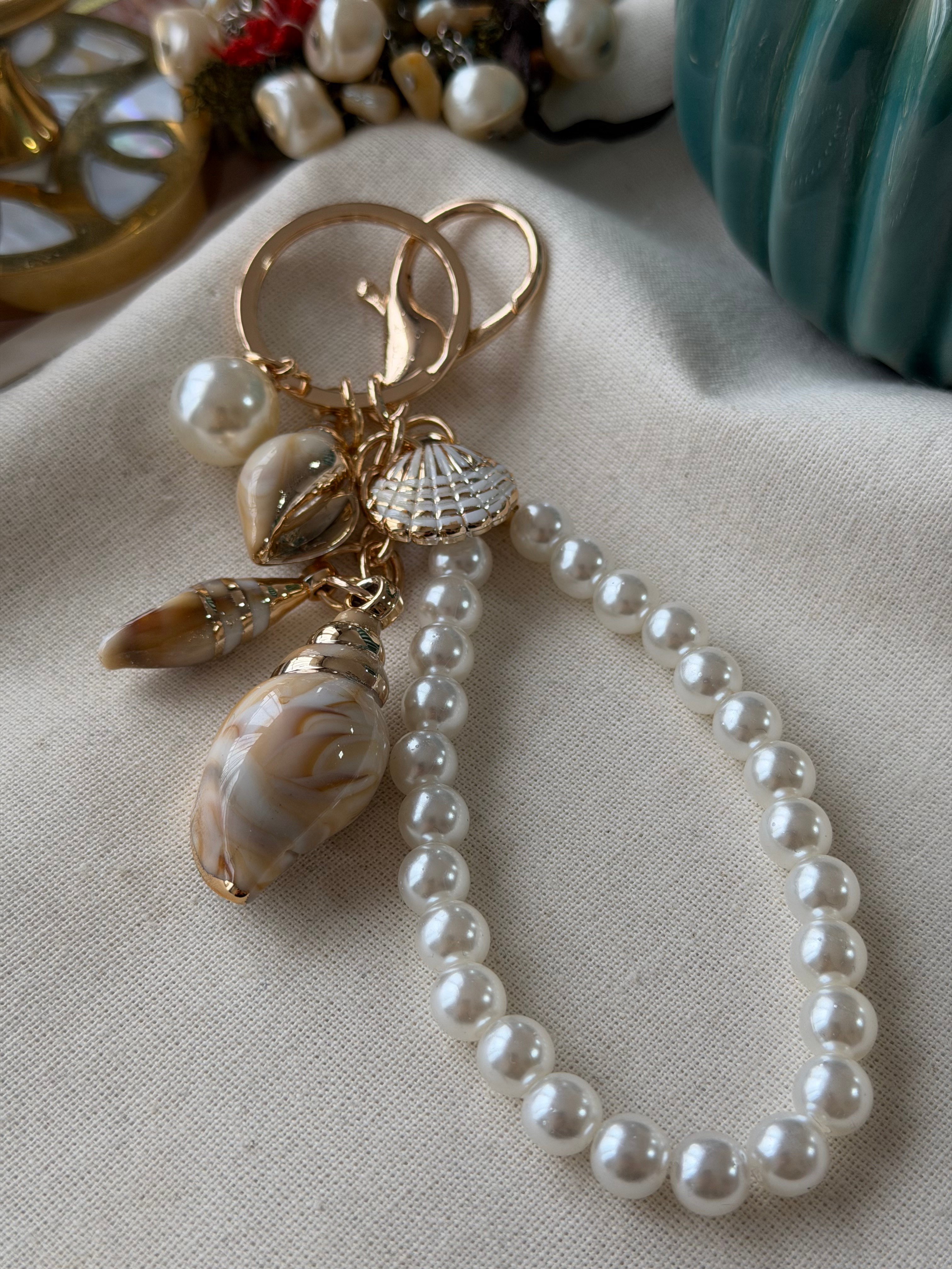 İncili Deniz Kabukları Charmlı Anahtarlık